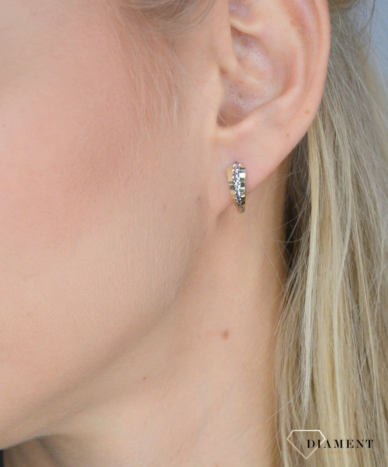 Złote kolczyki 333 droga z białego złota KL 6183 333.jpg